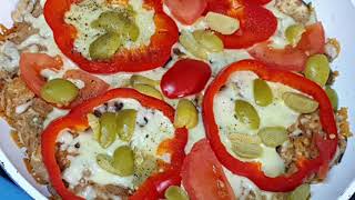 פיצה מצות כשרה לפסח במחבת  בגזKosher for Passover pizza on a gas panמטבח בקלי קלות ליהי קרויץ (ליהי קרויץ - מטבח בקלי קלות) - התמונה מוצגת ישירות מתוך אתר האינטרנט יוטיוב. זכויות היוצרים בתמונה שייכות ליוצרה. קישור קרדיט למקור התוכן נמצא בתוך דף הסרטון