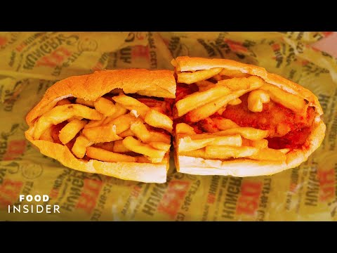 オリジナルのファットサンドウィッチは、フライドポテトとチーズバーガーを搭載しています。 (The Original Fat Sandwich Is Loaded With French Fries And Cheeseburgers)