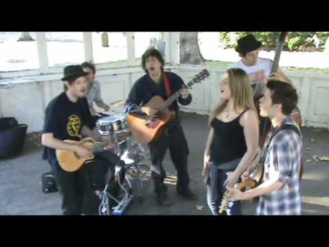 Barker Band - Heart Like Mine - Bandstand Busking Acoustic Session