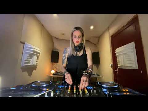 New Streaming by Nuria Ghia