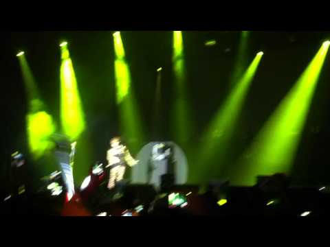 비스트 [BEAST Berlin] DON´T YOU MIND (아무렇치 않니) Concert 120212