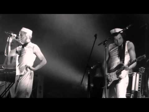 10/31/11 Touch My Tooter