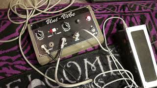 Download lagu Original Univox UNIVIBE test demo with Bill Baker playing some Hendrix riffs mp3