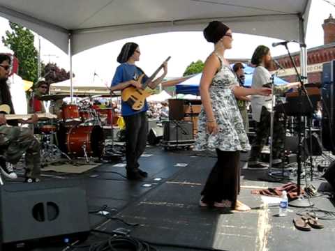 The Crucialites live @ Fremont Fair 09