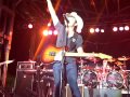 Justin Moore-THE ONLY PLACE THAT I CALL HOME (LIVE)