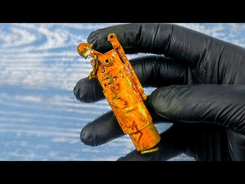 A very rare lighter from the Second World War. Has been perfectly restored