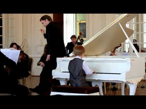 Tomijs Endzelis (Latvia). Live at Rundale Palace 04.05.11.