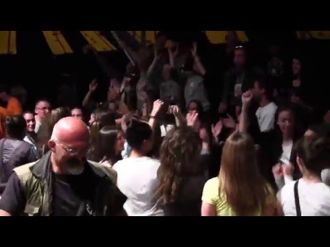 TUNNIS.NL - PINKSTERPARTY 2013 014 DANSENDE SERVIËRS