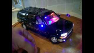 preview picture of video '1/18 Chevy Suburban PRESIDENTIAL Motorcade FBI CIA US MARSHAL Team SIX 6'