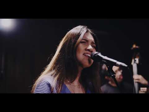 Tapak Hening - Monita Tahalea (Studio Session)