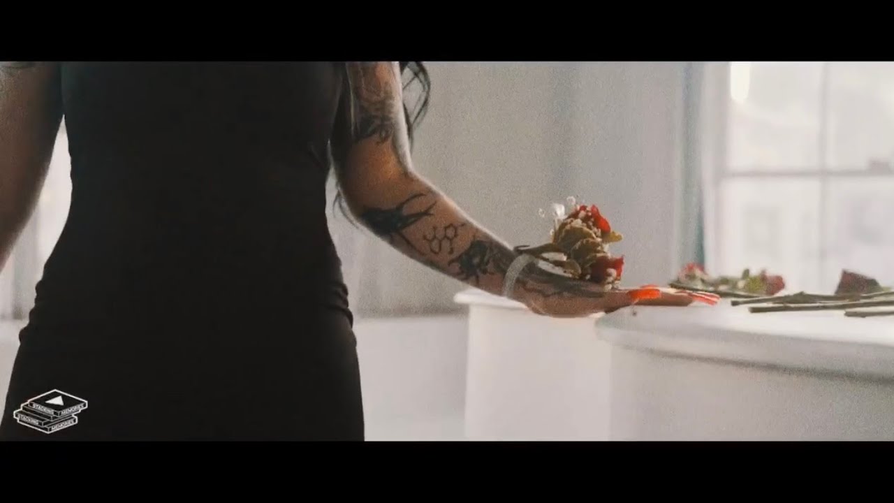 Lady XO ft. JR007 — Dead Roses