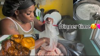 Download lagu Let’s make dinner foodies 😌💙🩷||cheese bread brown stew chicken 🥰👩🏽‍🍳💙 mp3