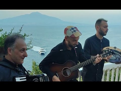 Trio Classico Folk Band - Live Pizza Party in Sorrento Italy 🍕