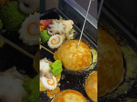 The Best Octopus Takoyaki Street Food in Tokyo!