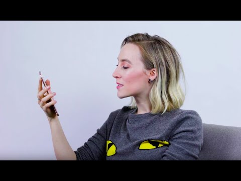 Saoirse Ronan texts with theSkimm