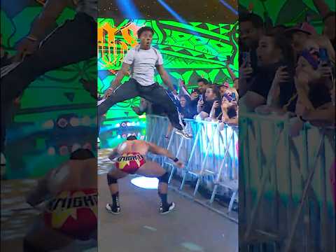 @IShowSpeed got some elevation jumping over LA Knight 😱🔥