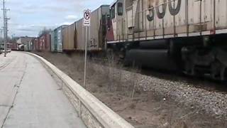 preview picture of video 'CP 5739 LEADS TRAIN 280 EAST THRU WAUWATOSA BY HART PARK 4-24-11 (1).MOD'