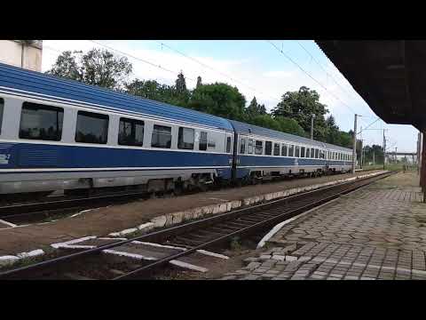 The KING STEFAN /IR 1750(Suceava-Bucuresti) trece fara oprire in statia Adjud/Vrancea/România🇷🇴