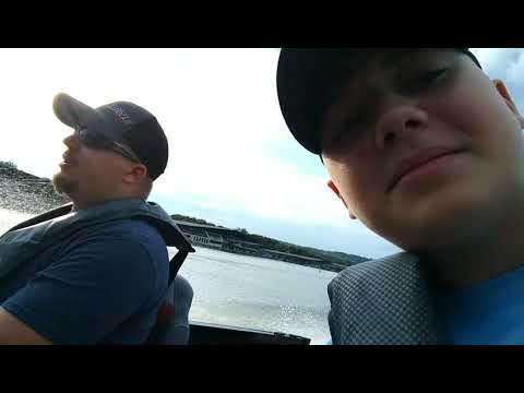 Lowe Boats Fishing Machine FM1800WT