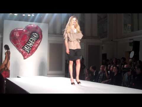 Fashion Broadcasting @ Vivienne Westwood Red Label Spring/Summer 2011 Ready-To-Wear London