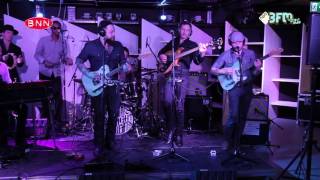 Nathaniel Rateliff &amp; The Night Sweats - &#39;Howling At Nothing&#39; (live @ Thats Live BNN - 3FM)