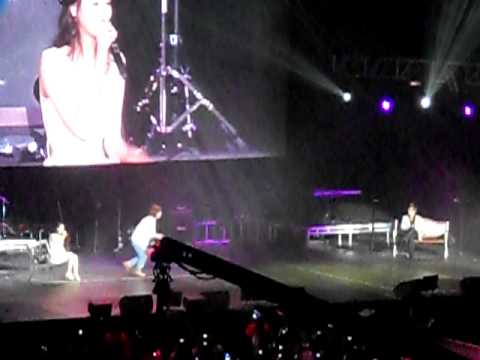 SMTOWN LIVE 10 LA - delivery boy Onew