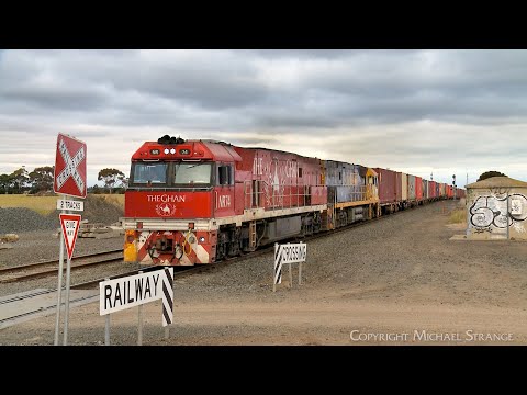 2MA5 Pacific National Intermodal Container Freight Train (20/11/2023) - PoathTV Australian Railways