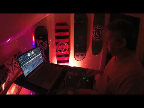 Mikey J - Spice Girls vs Gwen Stefani - Wannabe Hollaback Girl