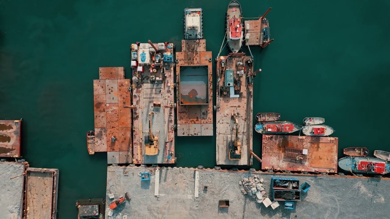 How It's Built: Sectional Barges