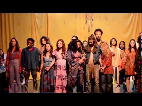 HAIR - Deixa O Sol Entrar (Let The Sunshine In)