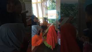 Download lagu Umi Ina Kubawakan Ayam Ditambah Sambal Semangkok Semangka #shorts #tajwid #anaktk mp3