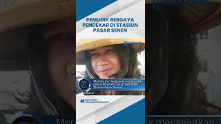 Pemudik Bergaya Pendekar di Stasiun Pasar Senen, Rayakan Mudik Lebaran Pakai Caping hingga Tongkat