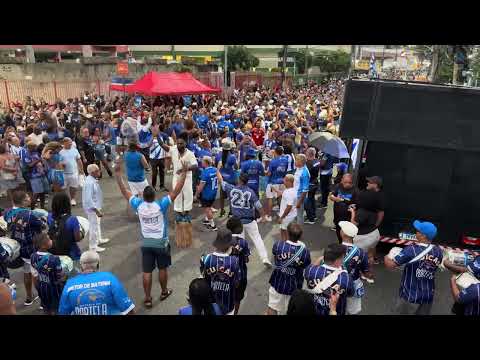 Bateria da Portela no ensaio de rua para o carnaval 2026