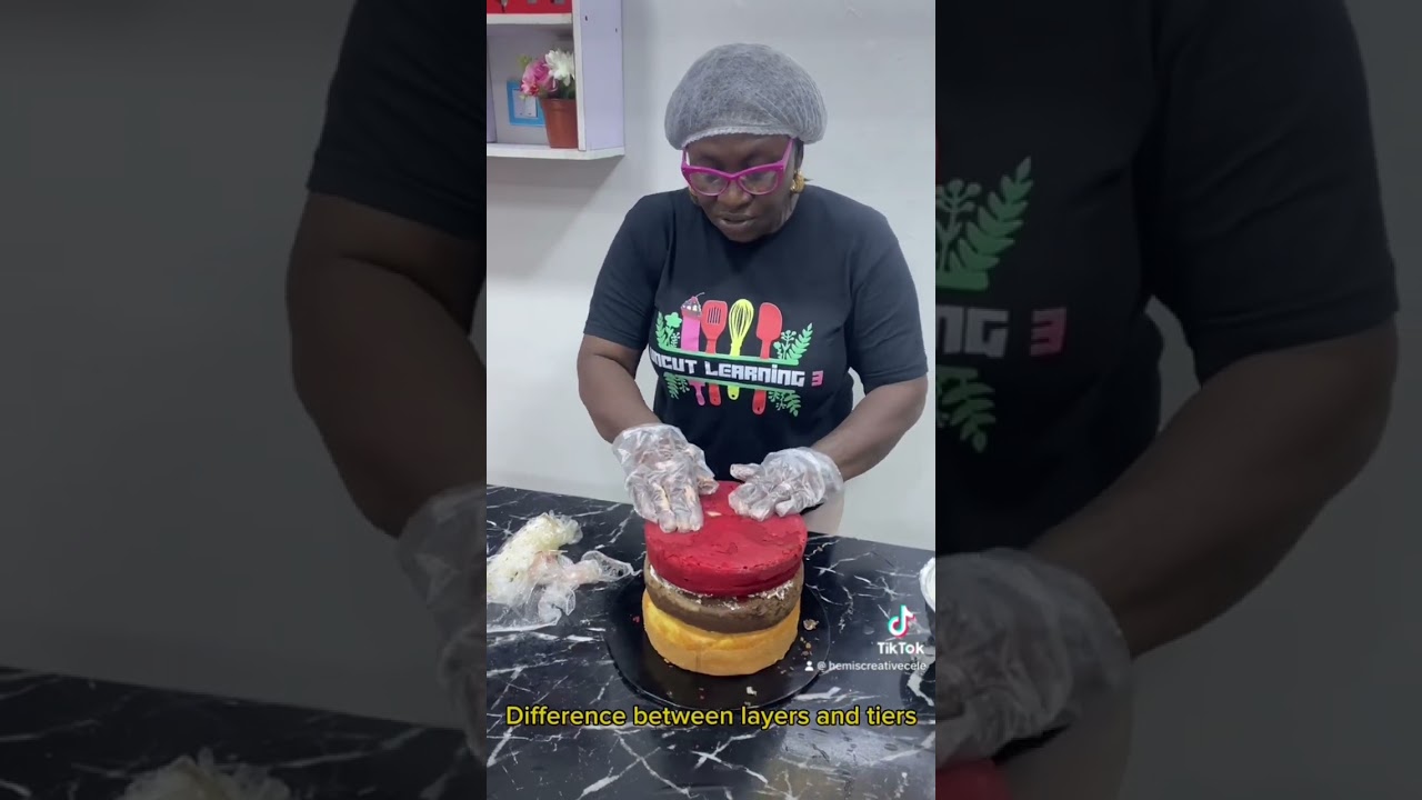 Difference between Layers of cake and tiers of cake