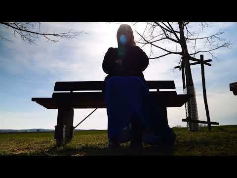 Marie Němcová - Marie Němcová - Vezmi mě za ruku (Oficiální video)