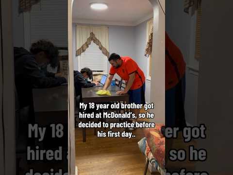 Mein 18-jähriger Bruder hat einen Job bei McDonald’s bekommen, und das hat er gemacht… #shorts #v...
