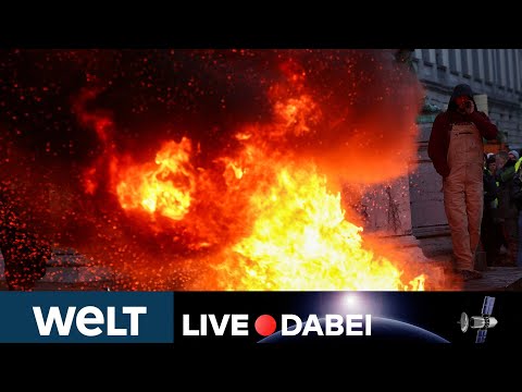 BRENNENDE BARRIKADEN: Bitterböse Bauern protestieren in Brüssel | WELT Live dabei