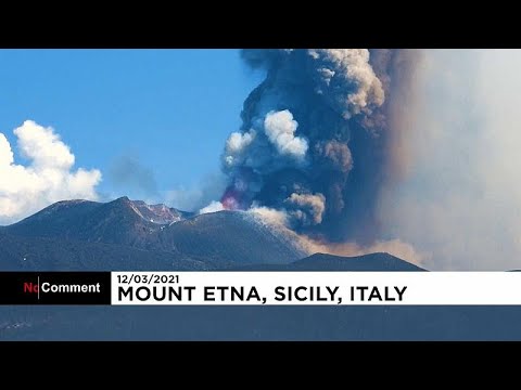 Huge plume of smoke as Mount Etna erupts again
