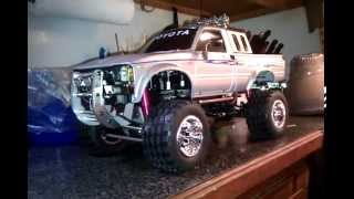 preview picture of video 'Tamiya  hi-lift hilux with bruiser cab'