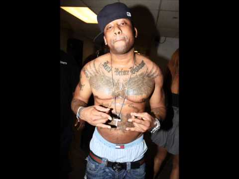 Red Cafe ft Maino & Brooklyn Newz - Hat To The Back