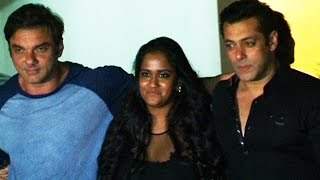 B-town Celebrities With Khan Family At Salman Khan’s Sister Arpita Khan’s Pre-Birthday Bash