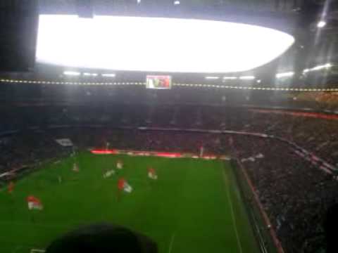 Bayern L�uft am 24.11.12 gegen Hannover ein