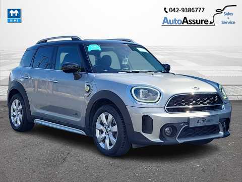 Mini Countryman Cooper S E ALL4 CLASSIC ***Sat Nav - Image 2