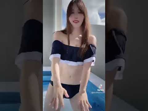 パンツ小さすぎ、はみ出る💦 #Shorts #bra #tiktok #video