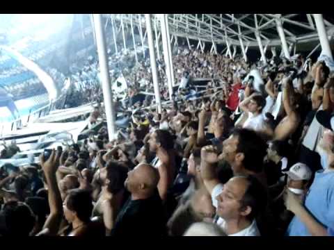 "Entretiempo en Avellaneda, All Boys una FIESTA!!" Barra: La Peste Blanca &bull; Club: All Boys