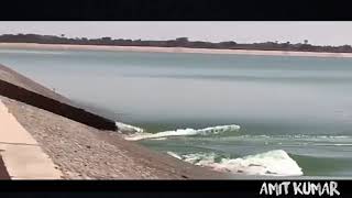 preview picture of video 'Malsisar dam | मलसीसर बांध टूटने से अफरा तफरी |  गावों मे घुसा पानी | Amit kumar'