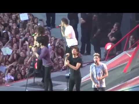 One Direction - Right Now, live at Stade de France 06/21/14