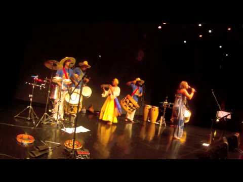 Maracatu New York performs at Lincoln Center Institute - RODA BAIANA