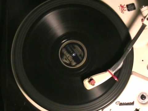 THREE LITTLE FISHIES by Glenn Miller 1939