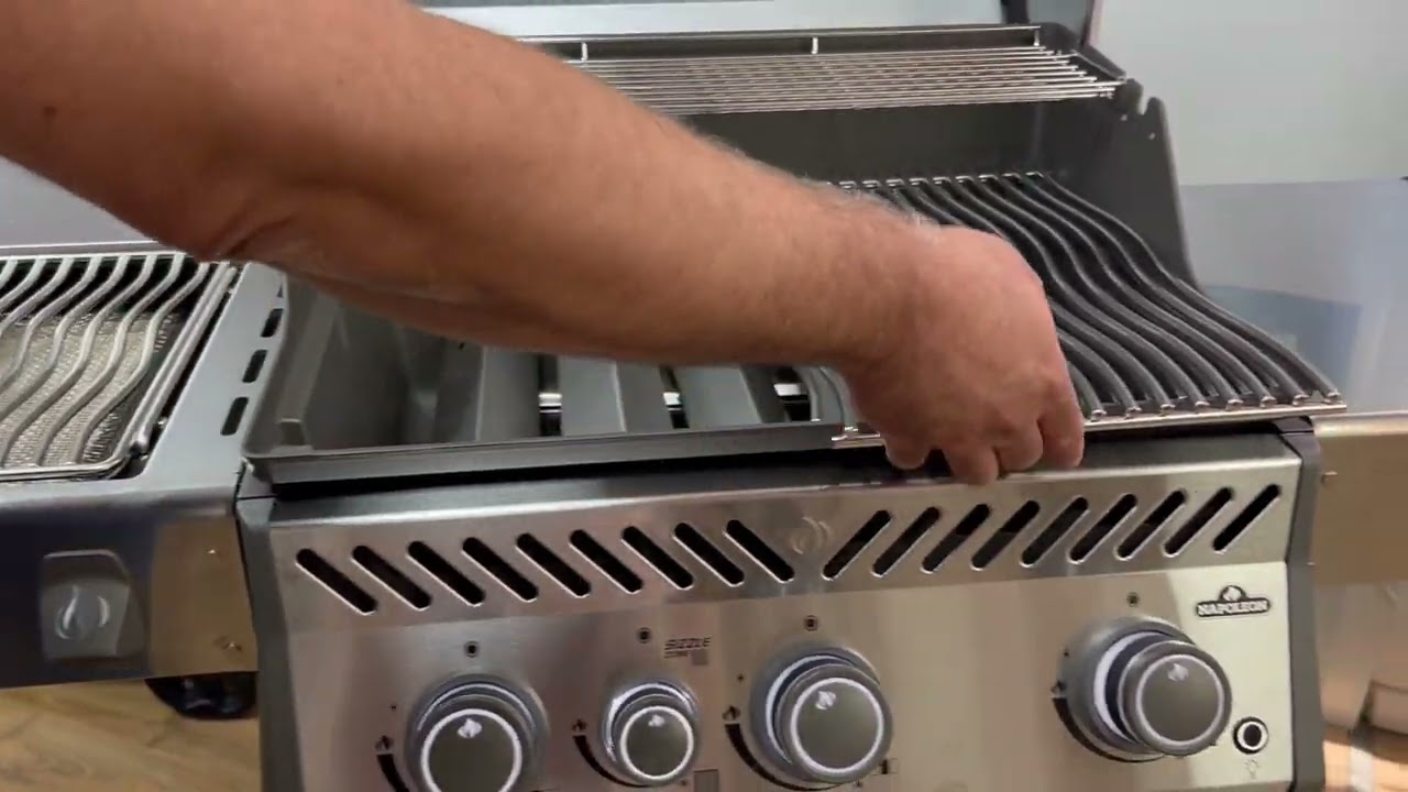 גריל גז נפוליאון מסדרת הרוג  דגם פרו